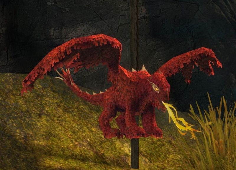 Archivo:Piñata del dragón roja.jpg
